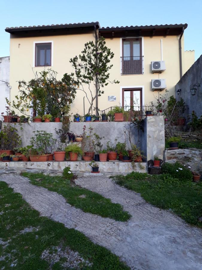 B&B S'Arrosa Antiga Santadi 外观 照片